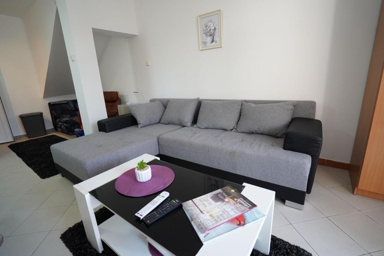 Iva Studio-Apartment Кладово Екстериор снимка